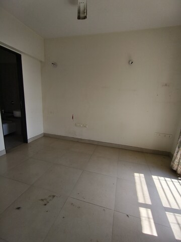 Room in 2 BHK Apartment at Aspen Park, Goregaon East – for Rent