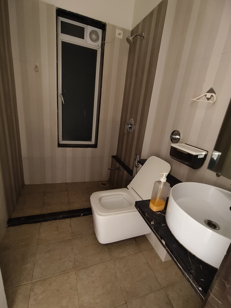 Bathroom, aspen-park 2 Bedroom 950 Sq.Ft. Apartment In Goregaon East Mumbai 9619093
