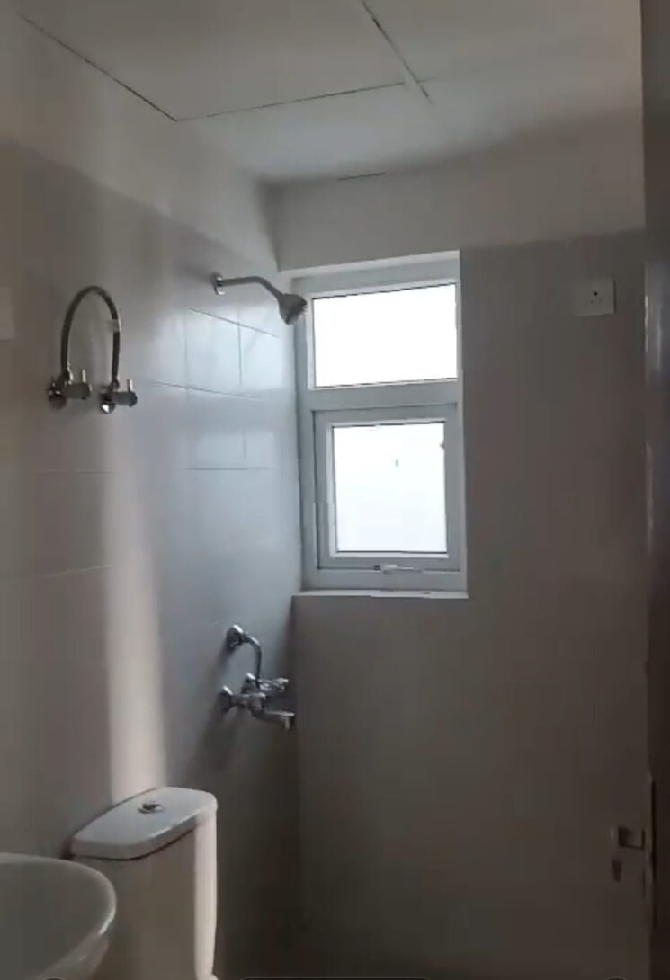 Bathroom, bptp-park-elite-floors-faridabad 4 Bedroom 300 Sq.Yd. Builder Floor In Sector 82 Faridabad 9619041