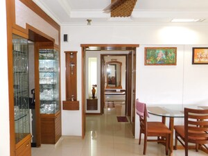 Room in 2 BHK Apartment at Juhu – for Sale