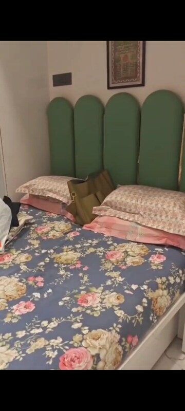 1.5 BHK Apartment For Sale in Zainab Tower, Madanpura