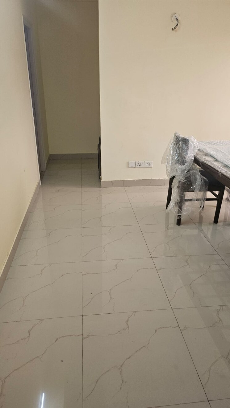 Room, sidhartha-ncr-one 5 Bedroom 3200 Sq.Ft. Apartment In Sector 95 Gurgaon 9619179