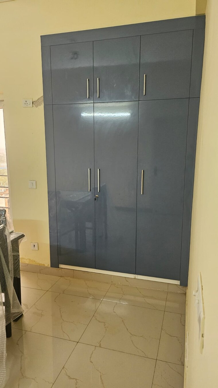 Room, sidhartha-ncr-one 5 Bedroom 3200 Sq.Ft. Apartment In Sector 95 Gurgaon 9619179