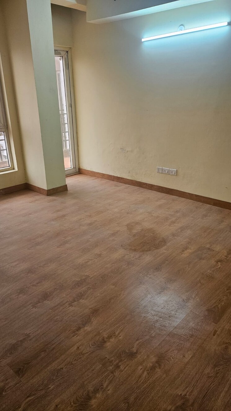 Room, sidhartha-ncr-one 5 Bedroom 3200 Sq.Ft. Apartment In Sector 95 Gurgaon 9619179