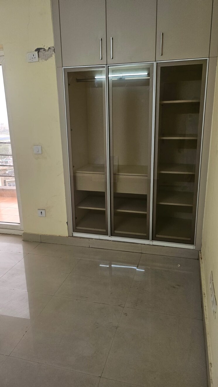 Room, sidhartha-ncr-one 5 Bedroom 3200 Sq.Ft. Apartment In Sector 95 Gurgaon 9619179