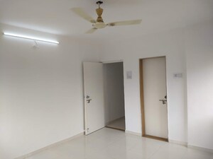 Room in 2 BHK Apartment at Rahul Park - D1 D2 D3 Building, Warje – for Rent