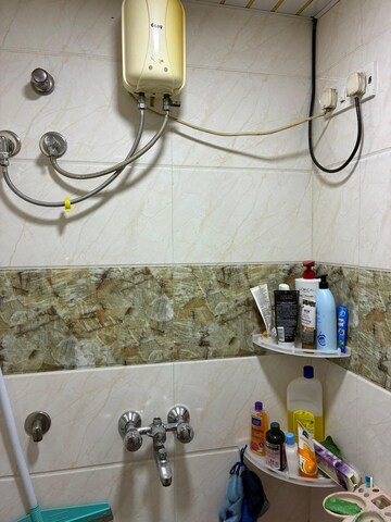 Bathroom in 1 BHK Villa at Kurla West – for Rent