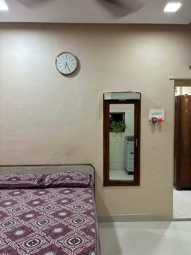 Bedroom, kurla west 1 Bedroom 350 Sq.Ft. Villa In Kurla West Mumbai 9619381