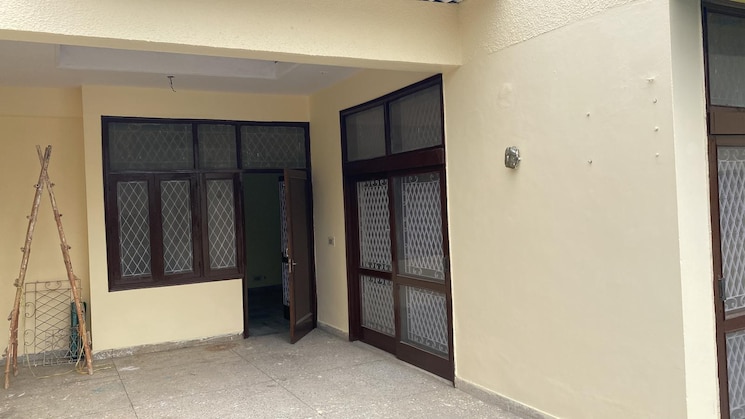 Room, greater kailash ii 2 Bedroom 300 Sq.Yd. Builder Floor In Greater Kailash ii Delhi 9619400