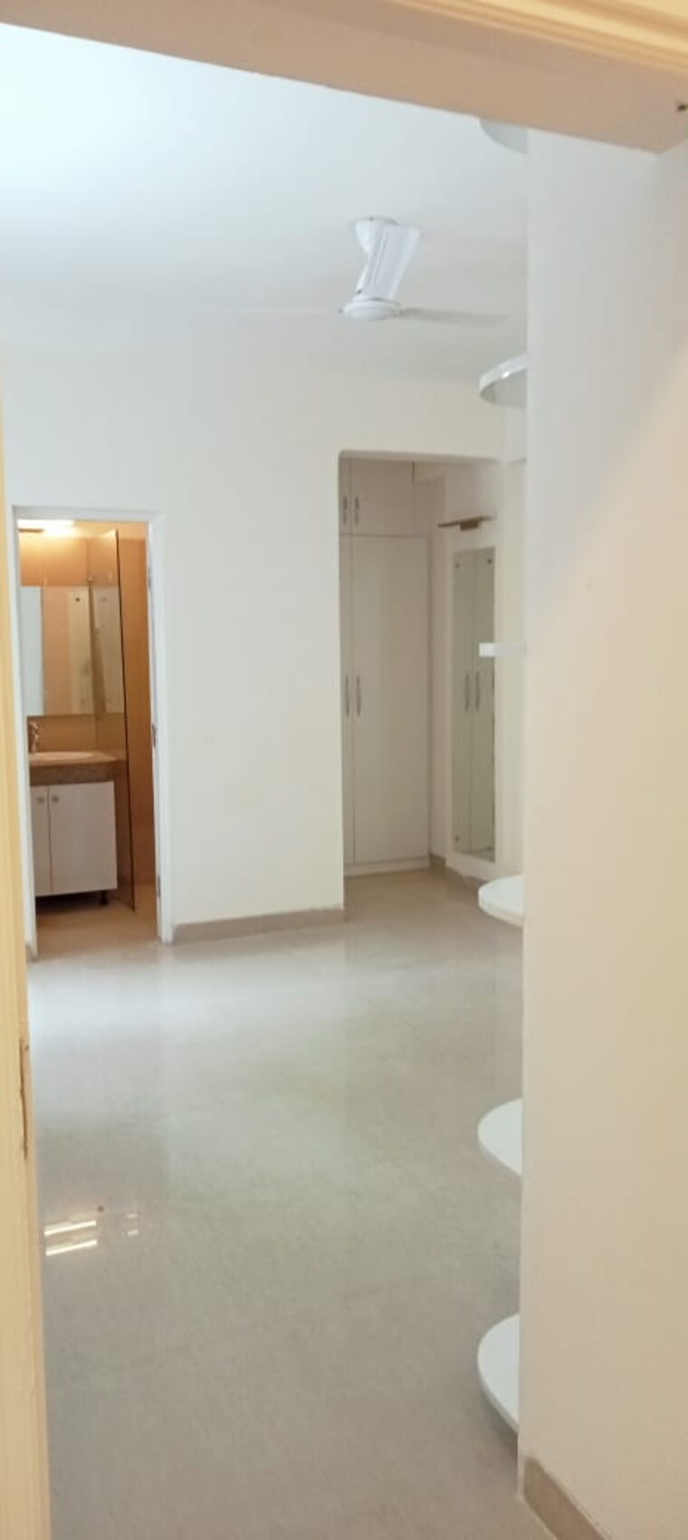 Room, emaar-emerald-floors-premier 3 Bedroom 1650 Sq.Ft. Apartment In Sector 65 Gurgaon 9619401