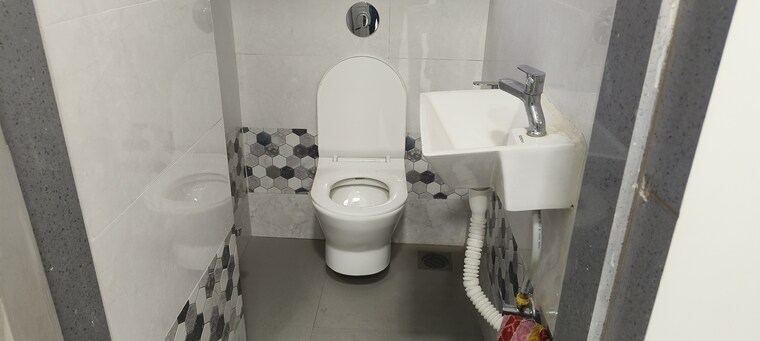Bathroom, vijayalaxmi-93-east Commercial Office Space 521 Sq.Ft. In Andheri East Mumbai 9619443