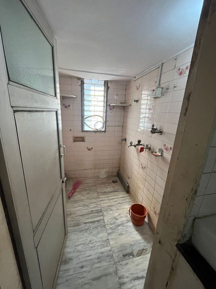 Bathroom, pratika-apartment 1 Bedroom 450 Sq.Ft. Apartment In Samata Nagar Thane 9619477