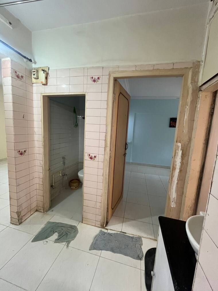 Bathroom, pratika-apartment 1 Bedroom 450 Sq.Ft. Apartment In Samata Nagar Thane 9619477