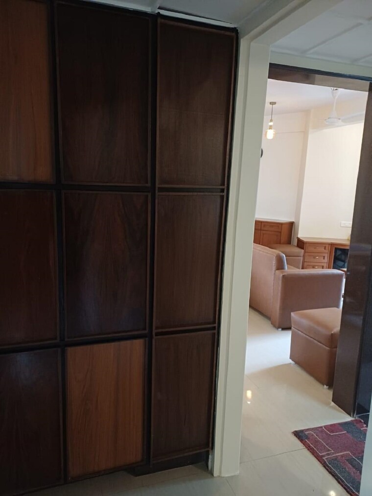 Room, bandra west 2 Bedroom 700 Sq.Ft. Apartment In Bandra West Mumbai 9619517