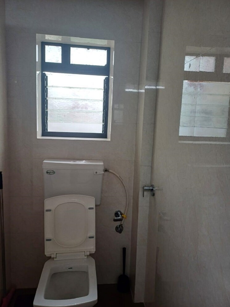 Bathroom, bandra west 2 Bedroom 700 Sq.Ft. Apartment In Bandra West Mumbai 9619517