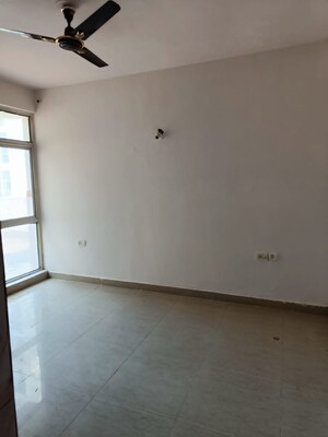 Room in 3 BHK Apartment at Piyush Heights, Sector 89 – for Sale