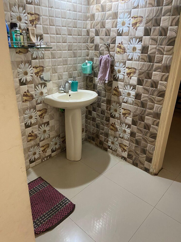 Bathroom, gk-rose-county 2.5 Bedroom 1300 Sq.Ft. Apartment In Pimple Saudagar Pune 9619574