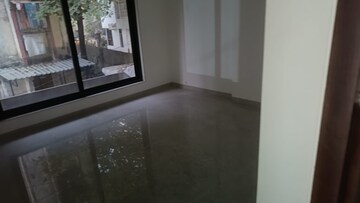 Room in 2 BHK Apartment at Santacruz East – for Rent