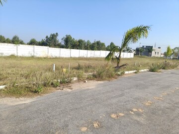  Plot For Sale in Mathigiri