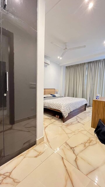 Room in 2 BHK Apartment at Saket – for Rent