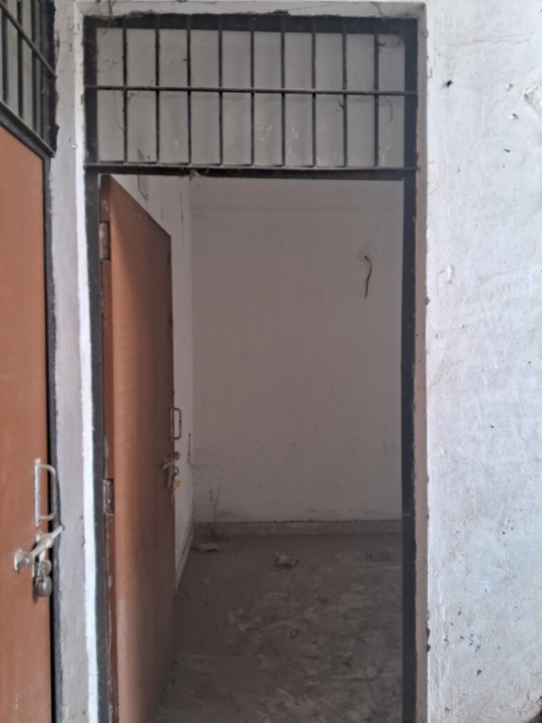 undefined, vaidpura 1 RK 30 Sq.Mt. Apartment In Vaidpura Greater Noida 9619936