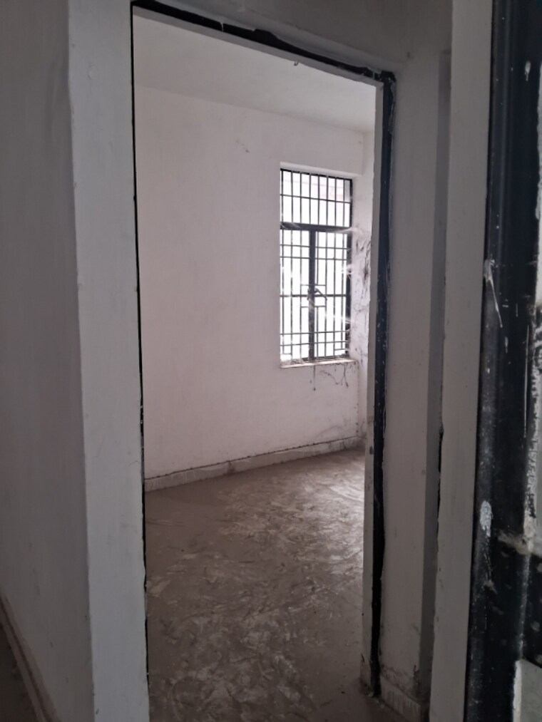 Room, vaidpura 1 RK 30 Sq.Mt. Apartment In Vaidpura Greater Noida 9619936