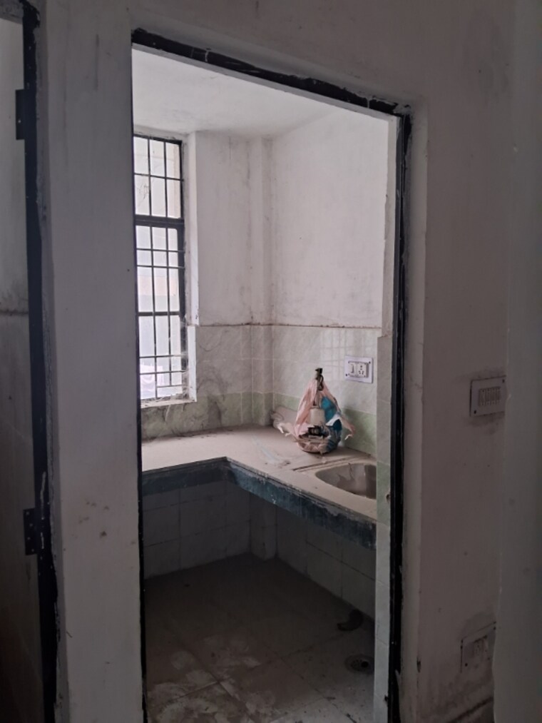Kitchen, vaidpura 1 RK 30 Sq.Mt. Apartment In Vaidpura Greater Noida 9619936