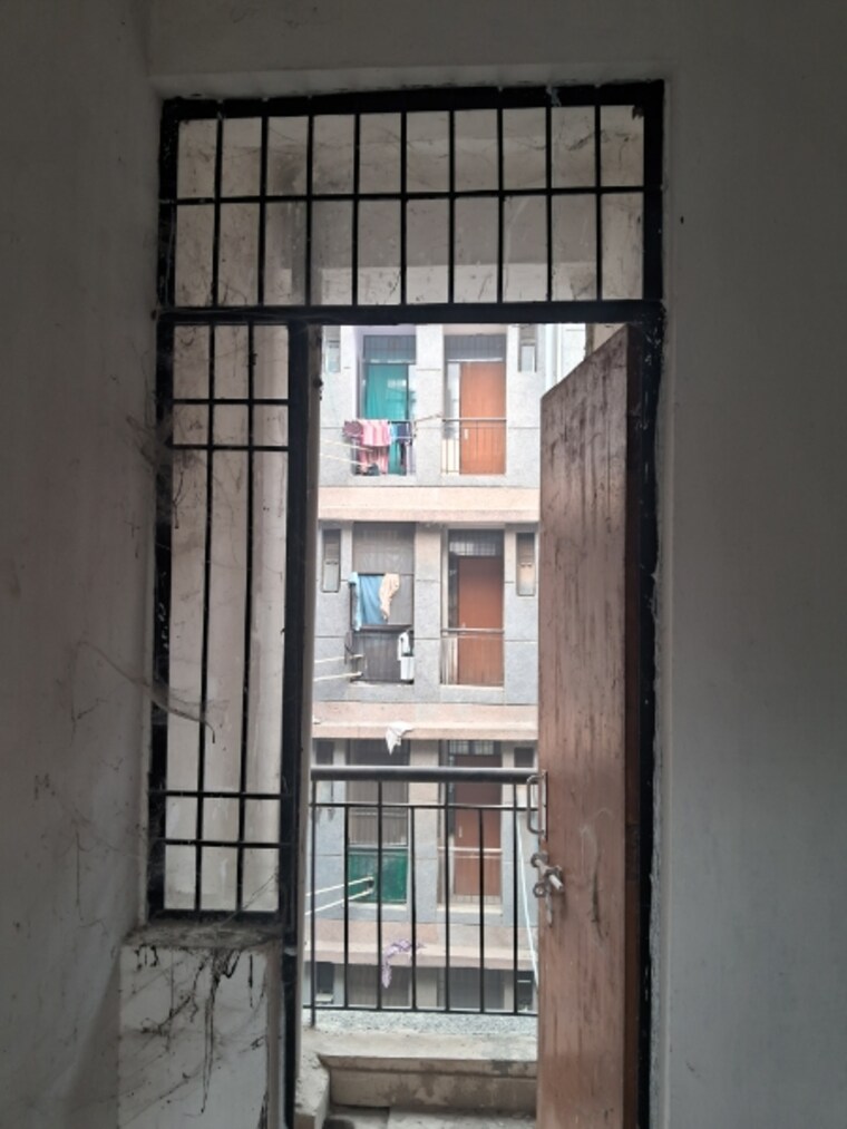 Exterior View, vaidpura 1 RK 30 Sq.Mt. Apartment In Vaidpura Greater Noida 9619936