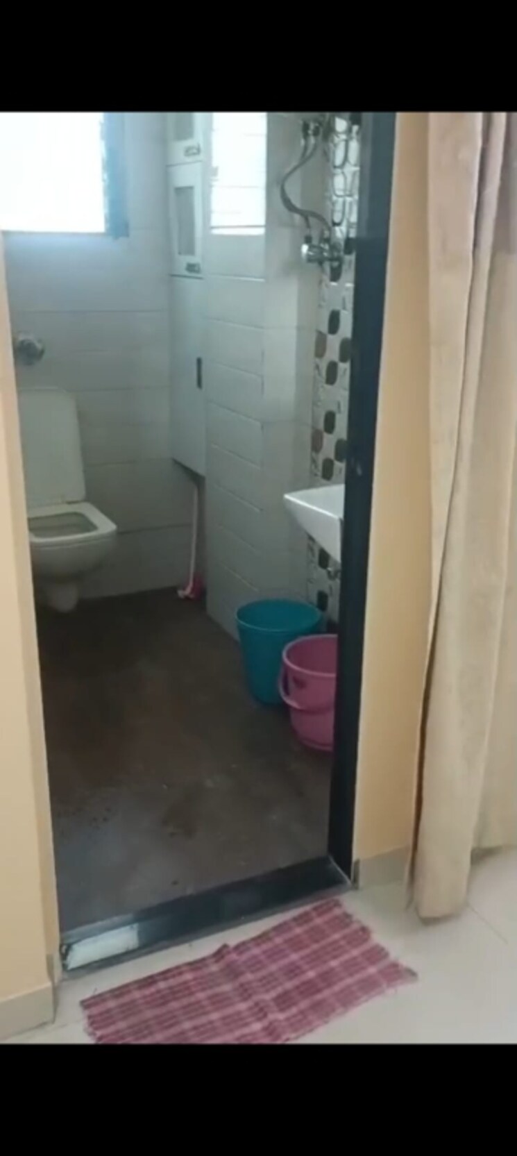 Bathroom, santacruz east 1 Bedroom 350 Sq.Ft. Apartment In Santacruz East Mumbai 9620052