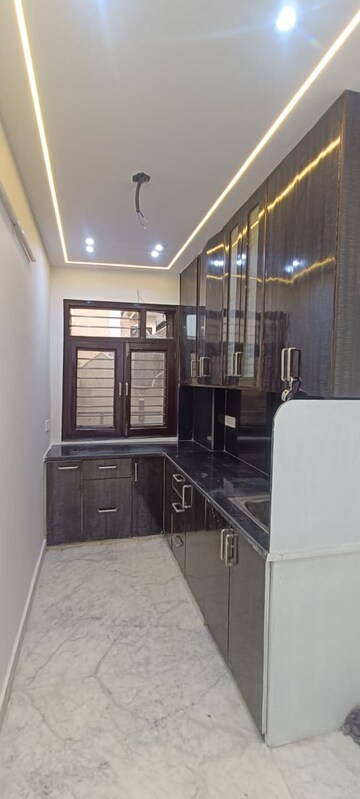 Kitchen in 3 BHK Builder Floor at Rps Palms, Sector 88 – for Sale
