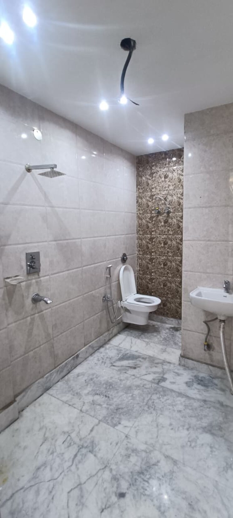 Bathroom, rps-palms 3 Bedroom 128 Sq.Yd. Builder Floor In Sector 88 Faridabad 9619975