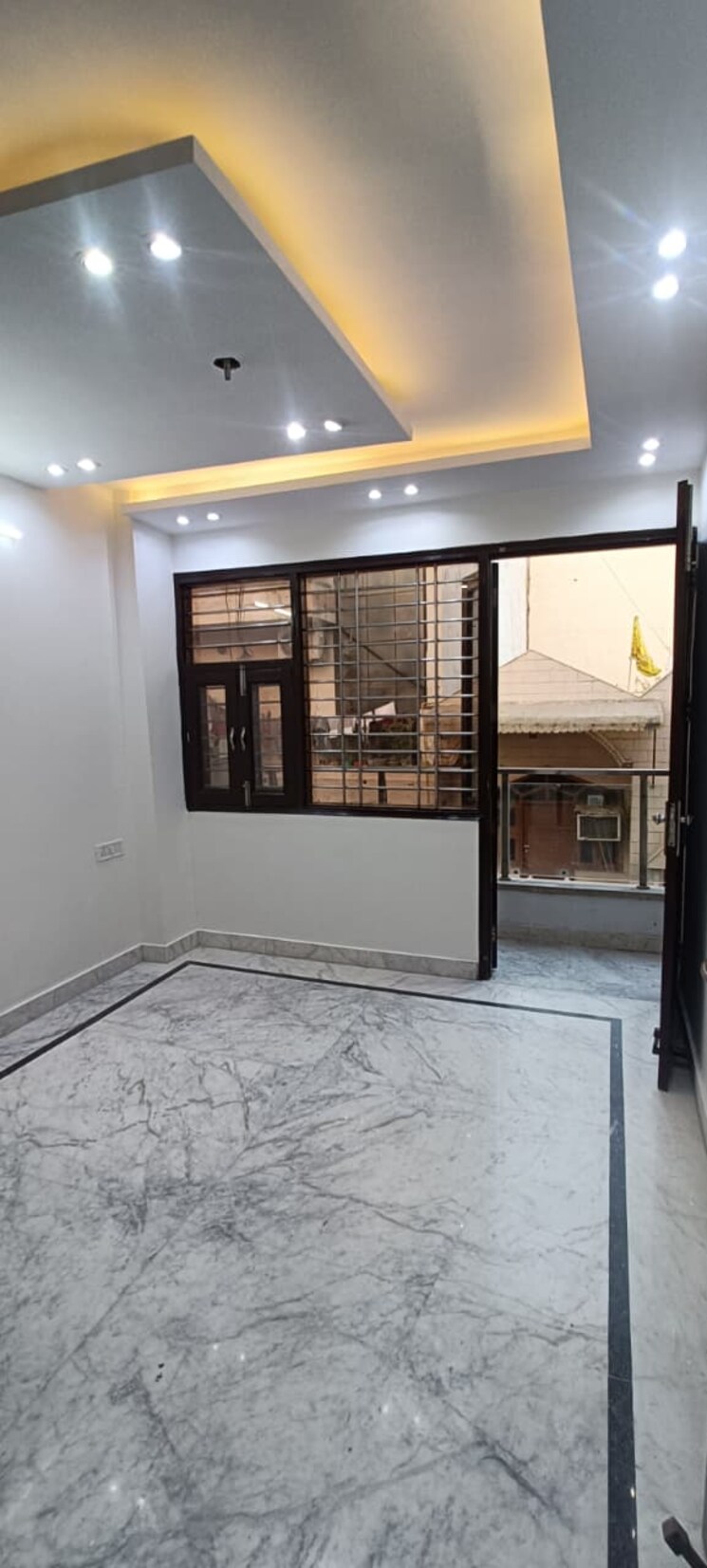 Room, rps-palms 3 Bedroom 128 Sq.Yd. Builder Floor In Sector 88 Faridabad 9619975