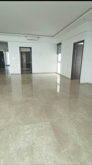 Room in 3 BHK Apartment at Raheja Imperia, Worli – for Sale