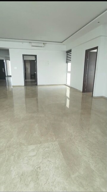 Room in 3 BHK Apartment at Raheja Imperia, Worli – for Sale