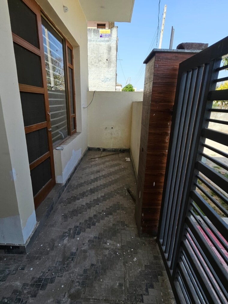 Balcony, dera bassi 2 Bedroom 100 Sq.Yd. Independent House In Dera Bassi Mohali 9620064