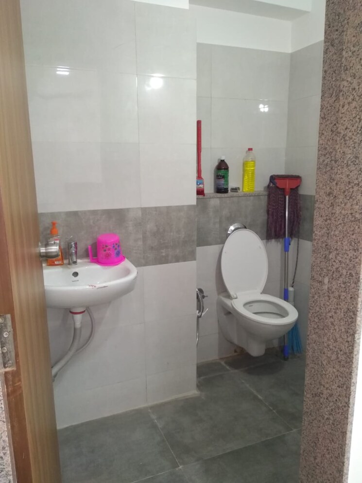Bathroom, sola road Commercial Office Space 600 Sq.Ft. In Sola Road Ahmedabad 9620072
