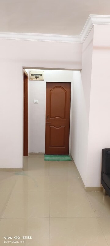 Room in 2 BHK Apartment at Shree Datta Apartments, Parel – for Rent