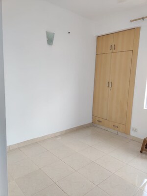 Room in 3 BHK Apartment at Bestech Park View City 1, Sector 48 – for Rent