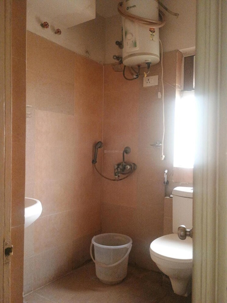 Bathroom, laxmi nagar 2 Bedroom 550 Sq.Ft. Builder Floor In Laxmi Nagar Delhi 9620106
