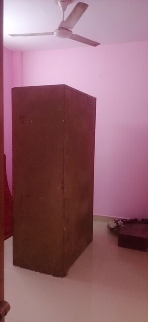 Furnished Amenities in 1 BHK Builder Floor at Nirman Vihar – for Rent