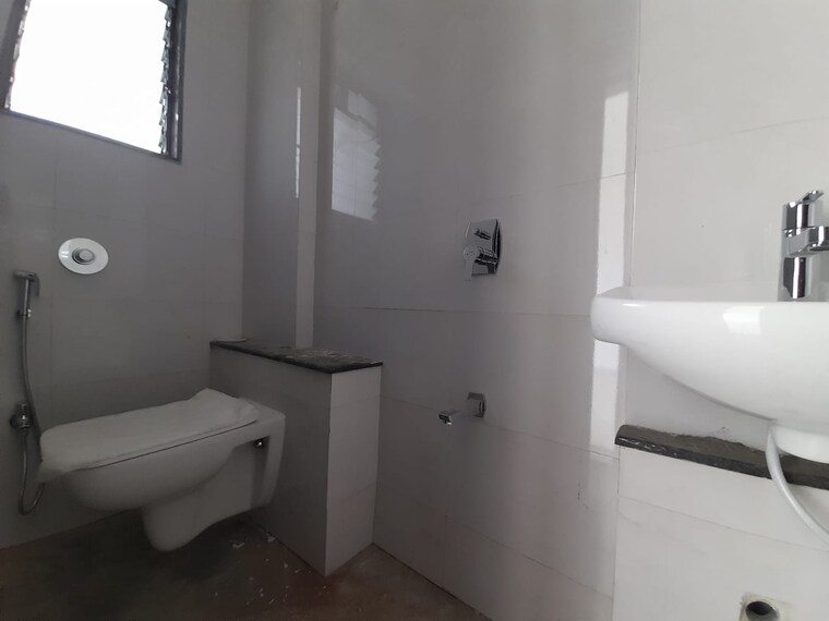 Bathroom, goregaon west 2 Bedroom 600 Sq.Ft. Apartment In Goregaon West Mumbai 9620204