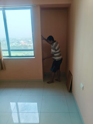 Room in 2 BHK Apartment at Godrej Seven, Joka – for Rent