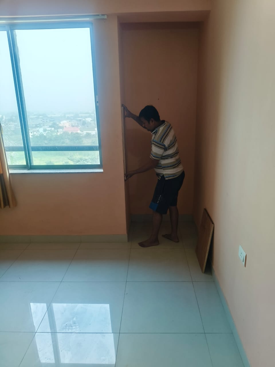 Room in 2 BHK Apartment at Godrej Seven, Joka – for Rent