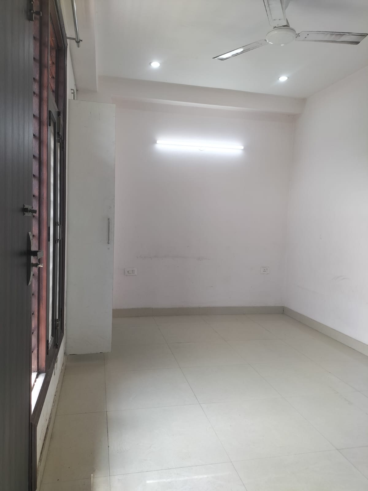 2 BHK Builder Floor For Rent in Sector 9A