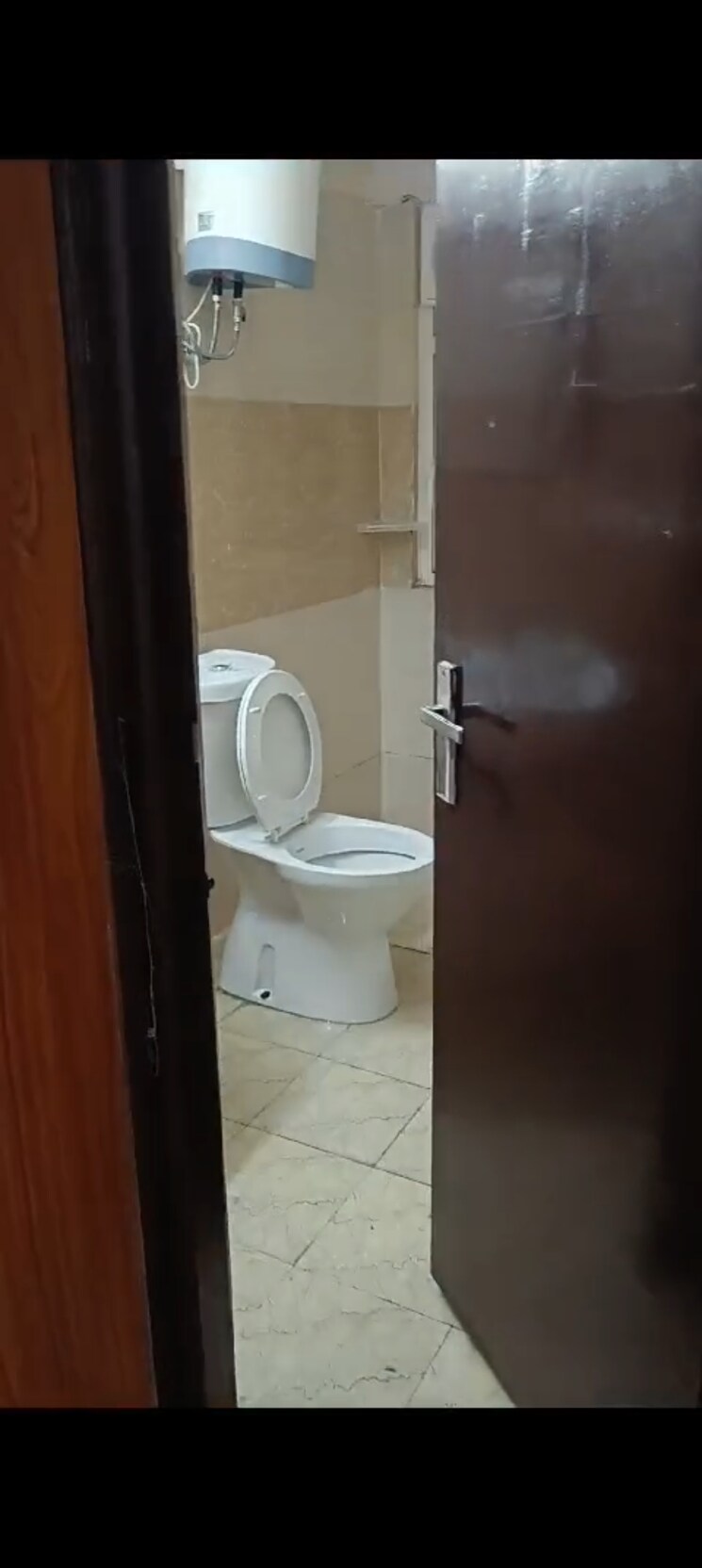 Bathroom, amrapali-kingswood 3 Bedroom 1425 Sq.Ft. Apartment In Sector 4 Greater Noida Greater Noida 9620291