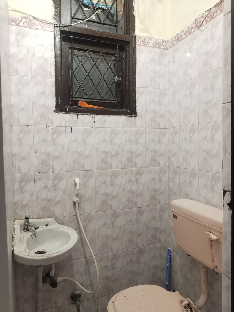 Master Bedroom, realtech-fbd-one 1 Bedroom 1050 Sq.Ft. Builder Floor In Sector 37 Faridabad 9620339