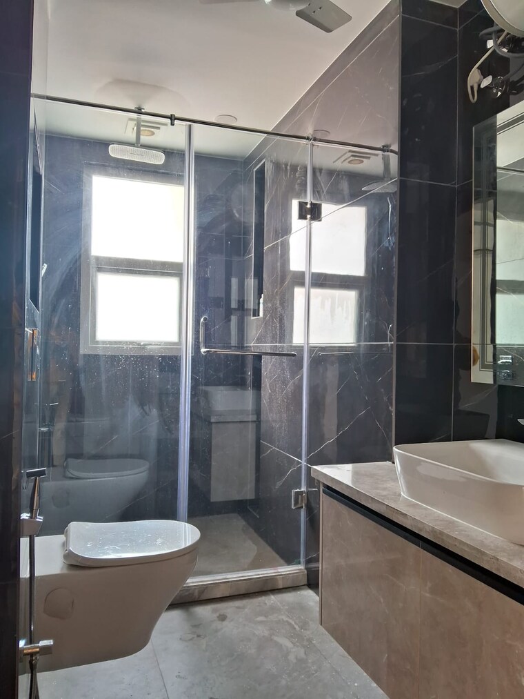 Bathroom, east-of-kailash-block-b-rwa 3 Bedroom 1800 Sq.Ft. Builder Floor In East Of Kailash Delhi 9620343