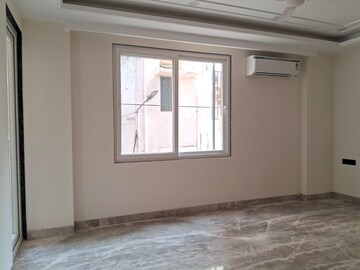 Room in 3 BHK Builder Floor at East of Kailash Block-B RWA, East Of Kailash – for Rent