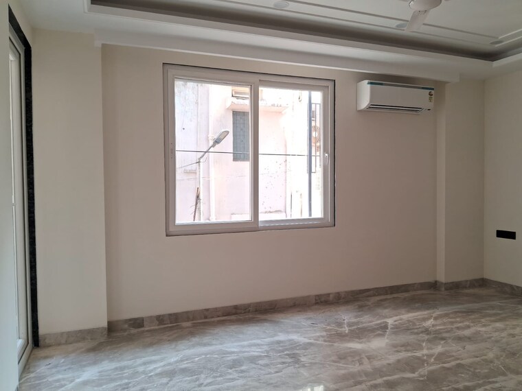 Room, east-of-kailash-block-b-rwa 3 Bedroom 1800 Sq.Ft. Builder Floor In East Of Kailash Delhi 9620343
