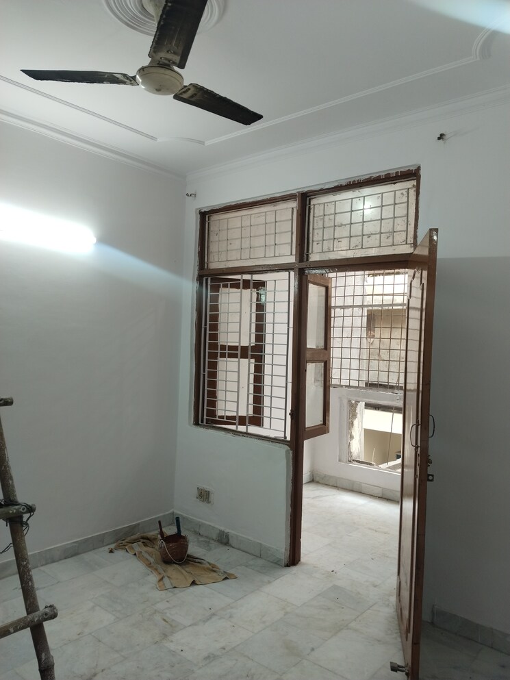 Room, ashoka-enclave-3 2 Bedroom 1050 Sq.Ft. Builder Floor In Sector 35 Faridabad 9620360